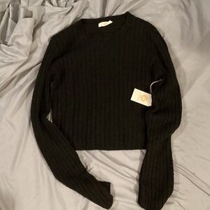 Chrysanthemum Black Women's Cropped Crew Neck Sweater